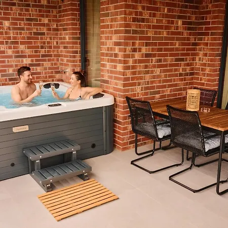 Pulse Patio Jacuzzi *