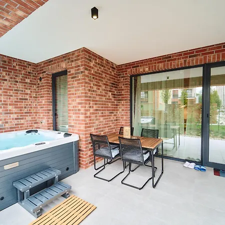 Pulse Patio Jacuzzi